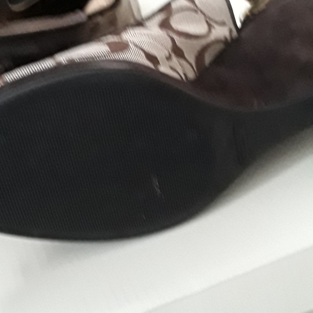 Coach - Picture 4 of 8